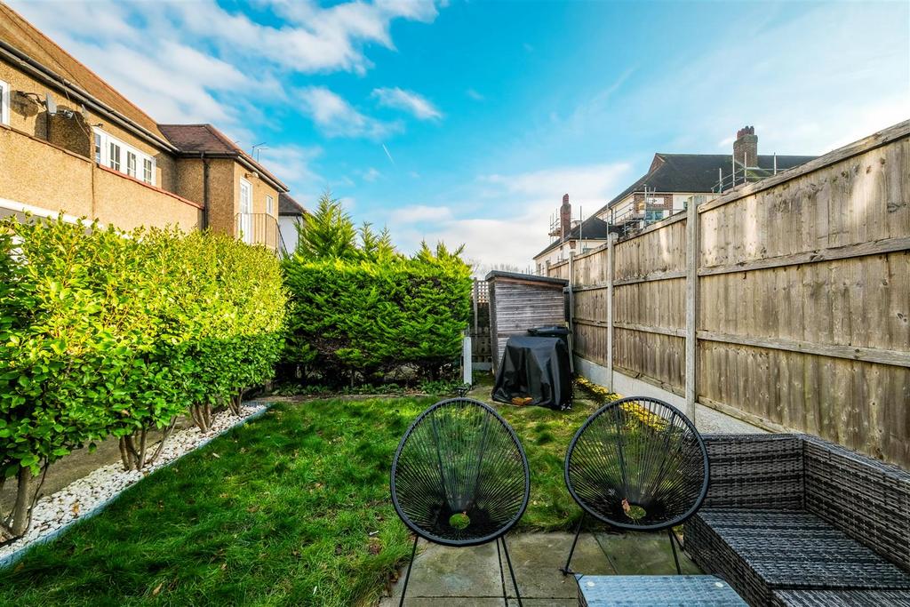 32 Beechwood Park-23.jpg