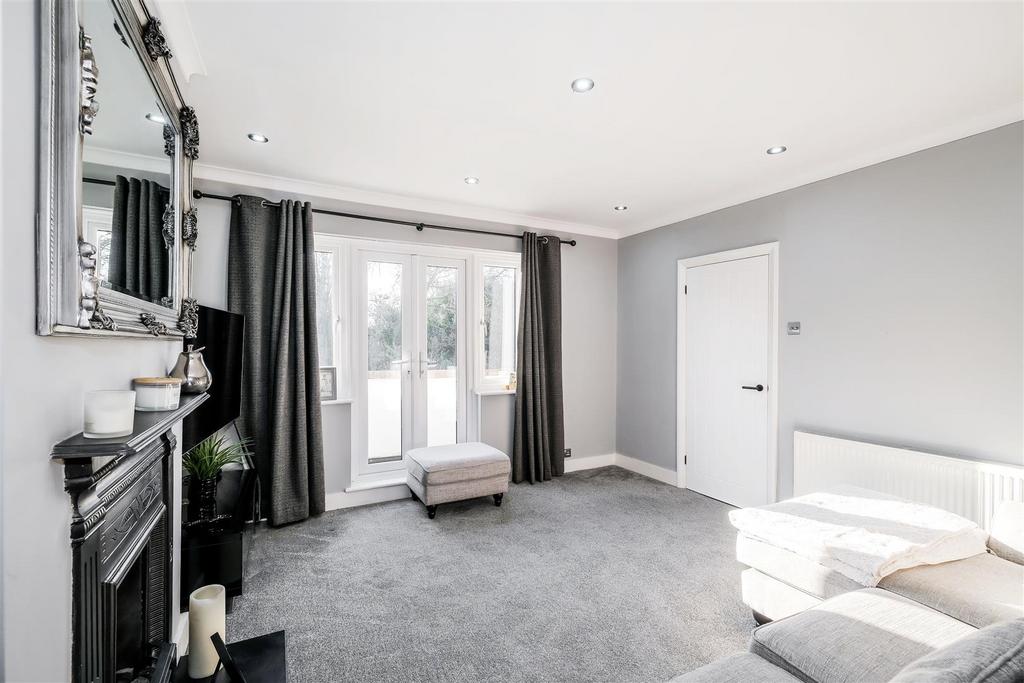 32 Beechwood Park-14.jpg