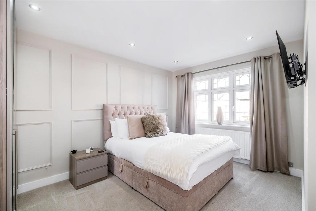 32 Beechwood Park-1.jpg