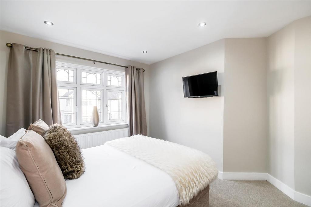 32 Beechwood Park-2.jpg