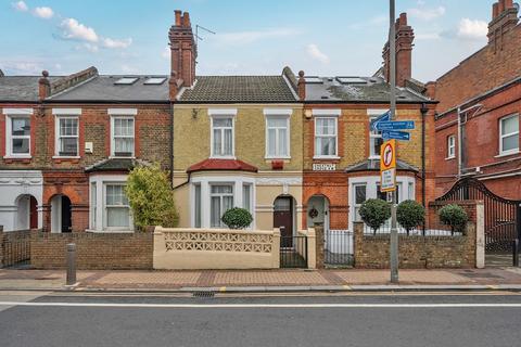 3 bedroom terraced house for sale, Chestnut Grove, Balham SW12