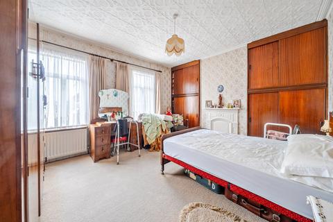 3 bedroom terraced house for sale, Chestnut Grove, Balham SW12