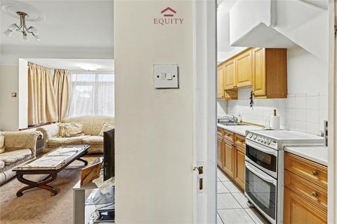3 bedroom terraced house for sale, Hazel Close, London, N13