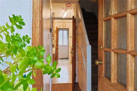 3 bedroom terraced house for sale, Hazel Close, London, N13