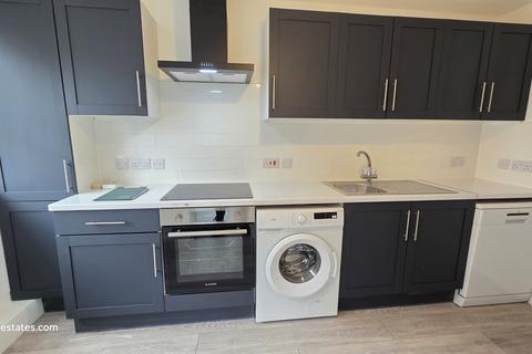 1 bedroom flat to rent, Baronsmere Court, Manor Road, High Barnet EN5