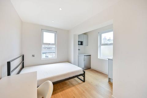 undefined, Hawks Road, Kingston, Kingston upon Thames, KT1