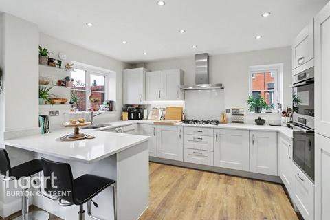 4 bedroom detached house for sale, Station Close, Drakelow, Burton-on-Trent