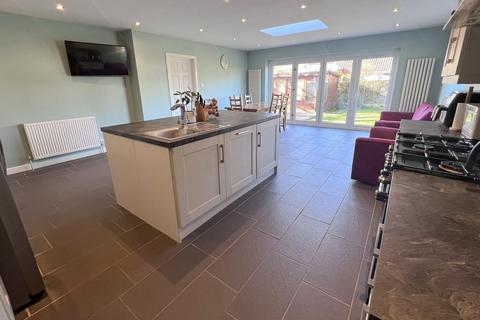4 bedroom detached bungalow for sale, Dorset Avenue, Ferndown, BH22