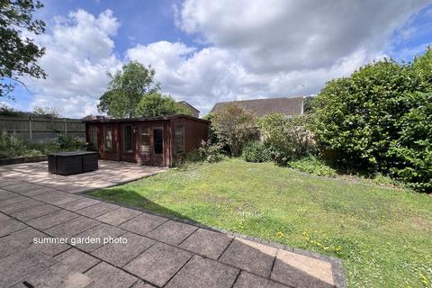 4 bedroom detached bungalow for sale, Dorset Avenue, Ferndown, BH22