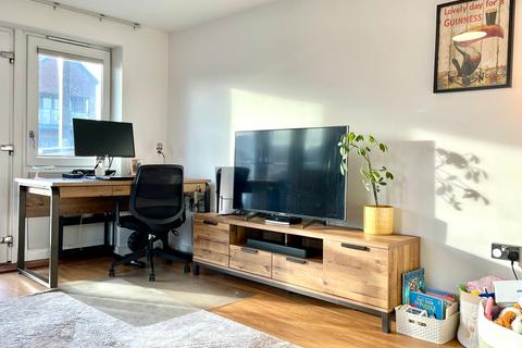 2 bedroom apartment for sale, Gambit Avenue, Oakgrove, Milton Keynes, MK10