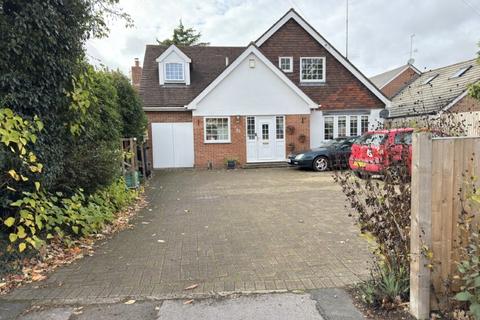 Denmark Avenue, Reading RG5