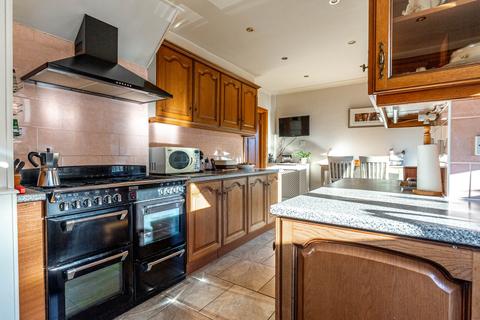 4 bedroom bungalow for sale, Coopers Close, Hitchin SG4