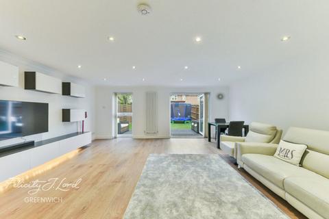 3 bedroom terraced house for sale, 152 Basevi Way, LONDON SE8 3JT