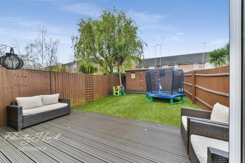 3 bedroom terraced house for sale, 152 Basevi Way, LONDON SE8 3JT