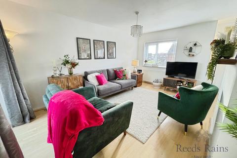 2 bedroom apartment for sale, Swalecliff Avenue, Greater Manchester M23