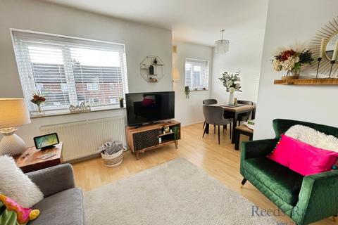 2 bedroom apartment for sale, Swalecliff Avenue, Greater Manchester M23