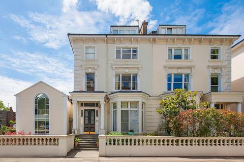 3 bedroom flat for sale, Belsize Square, Belsize Park, London, NW3