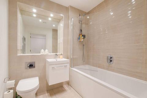 2 bedroom flat to rent, Scena Way, Camberwell, London, SE5