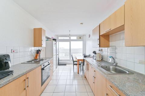 2 bedroom flat for sale, Grantham Road, Brixton, London, SW9