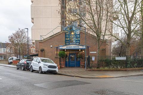 2 bedroom flat for sale, Grantham Road, Brixton, London, SW9