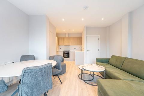 2 bedroom flat to rent, High Road, Wembley, HA0