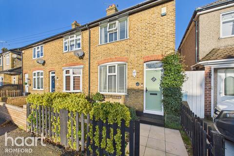 2 bedroom end of terrace house for sale, Wolseley Road, Romford