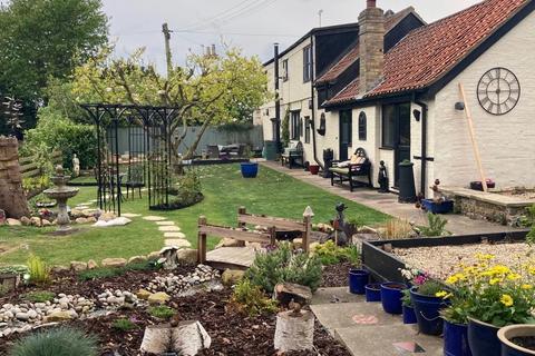 3 bedroom detached house for sale, Holton-cum-Beckering, Market Rasen, Lincolnshire, LN8 5NG