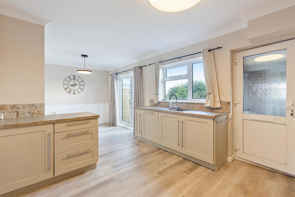A12 - 13 Kingsale Road Salcombe - 251110.jpg