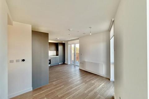 2 bedroom apartment to rent, New Road, Feltham TW14