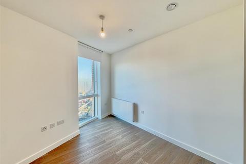 2 bedroom apartment to rent, New Road, Feltham TW14