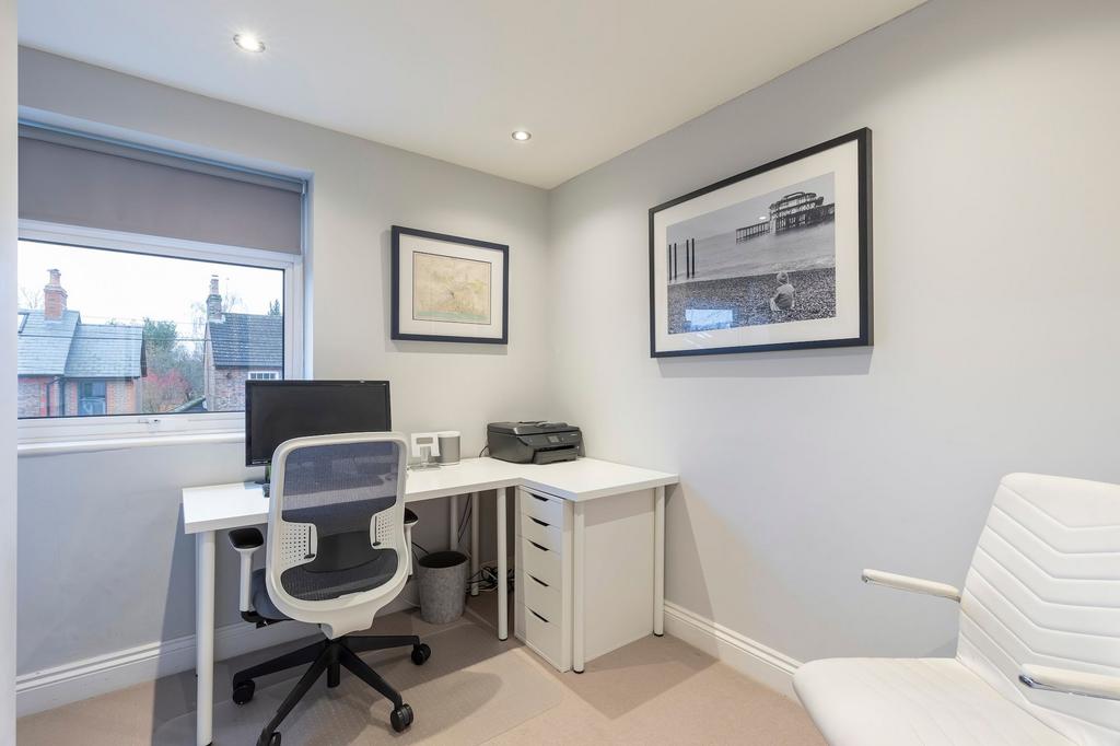 Study/fourth bedroom