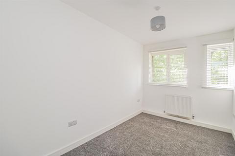 2 bedroom flat to rent, Parklands, Denmead, PO7