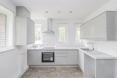 2 bedroom flat to rent, Parklands, Denmead, PO7