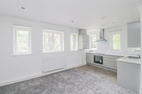 2 bedroom flat to rent, Parklands, Denmead, PO7