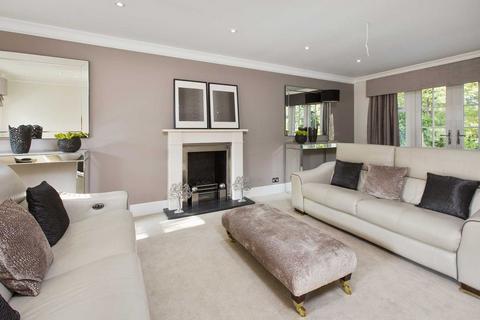 5 bedroom detached house to rent, Burleigh Park, Cobham, KT11