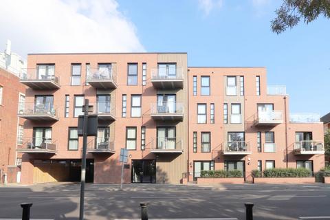 1 bedroom flat to rent, Coombe Road, New Malden