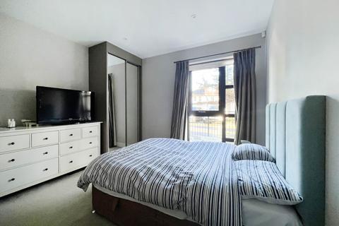 1 bedroom flat to rent, Coombe Road, New Malden