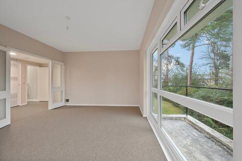 2 bedroom apartment for sale, Oakdene Court, Walton-on-Thames, KT12