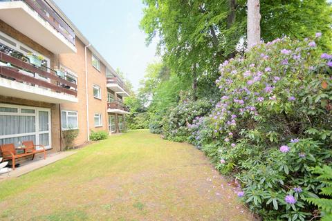 2 bedroom apartment for sale, Oakdene Court, Walton-on-Thames, KT12