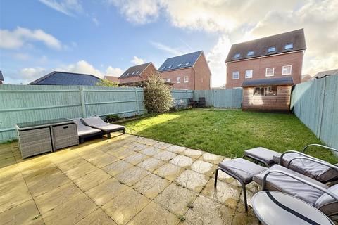3 bedroom semi-detached house for sale, Coniston Avenue, Eastbourne