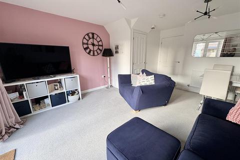 3 bedroom semi-detached house for sale, Coniston Avenue, Eastbourne