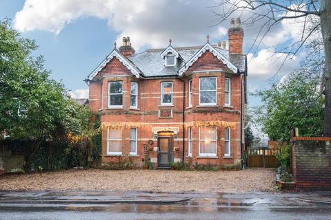undefined, Maidenhead,  Berkshire,  SL6