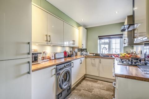 2 bedroom flat to rent, Hanger Lane, London, W5