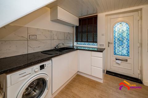 3 bedroom semi-detached house to rent, Hill Street, High Wycombe HP13