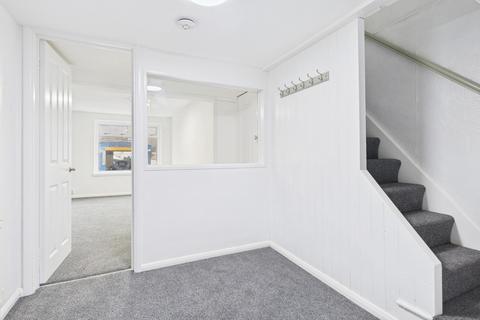 4 bedroom maisonette to rent, London Road, Dover