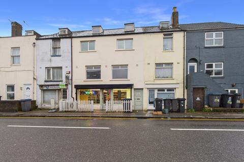 4 bedroom maisonette to rent, London Road, Dover