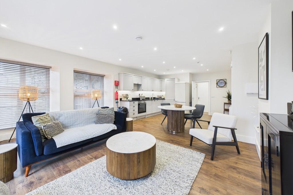 Open Plan Living/Dining Kitchen