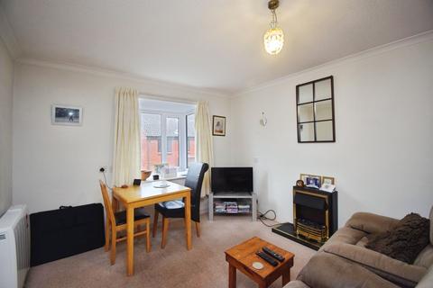 1 bedroom flat for sale, Drakes Close, Somerset TA6