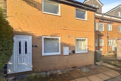 2 bedroom maisonette to rent, Leeds LS18