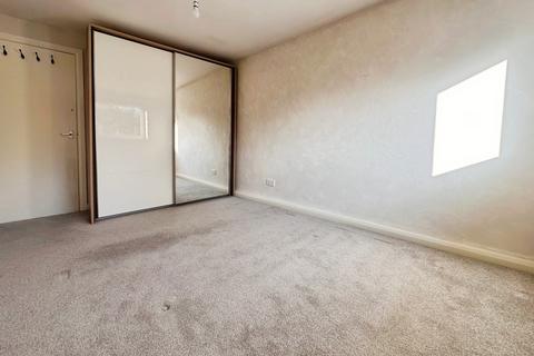 2 bedroom maisonette to rent, Leeds LS18